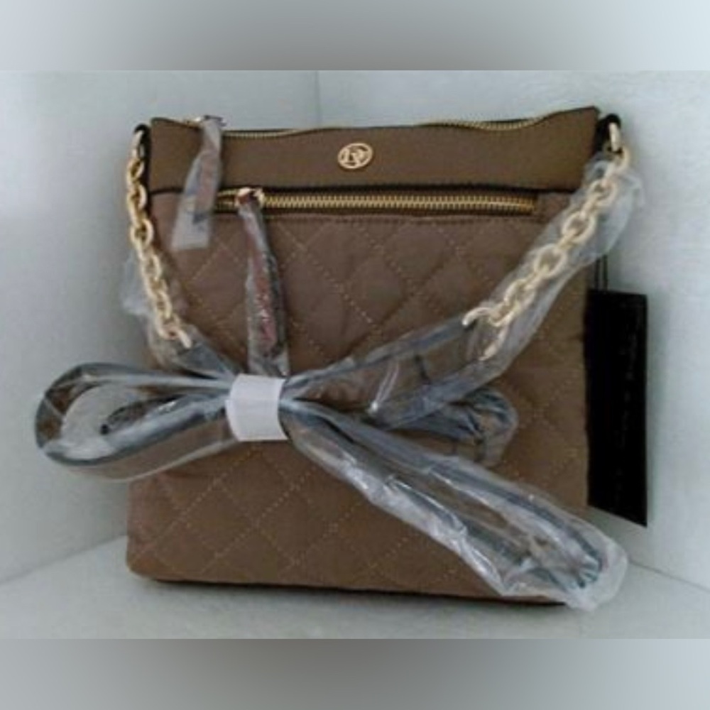 La Diva CrossBody Quilted Handbag 9" X 9.5", Cognac